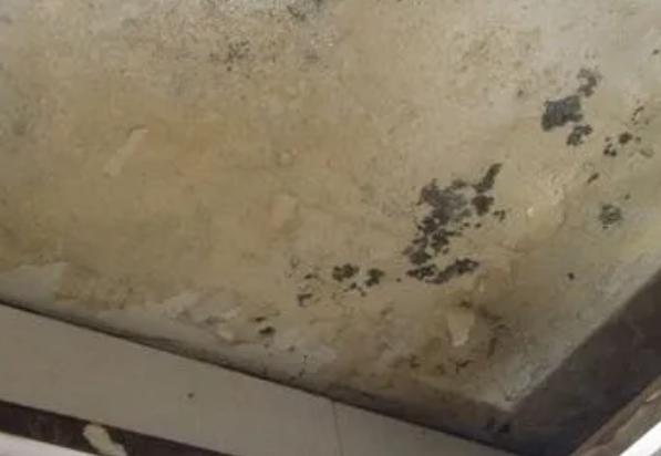 柳州市阳台漏水维修公司分享下柳州市卫生间渗水维修需要注意哪些问题。